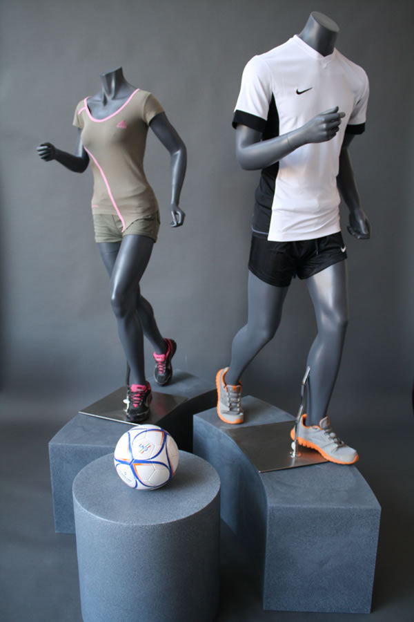 mannequins-male-female-running.jpg