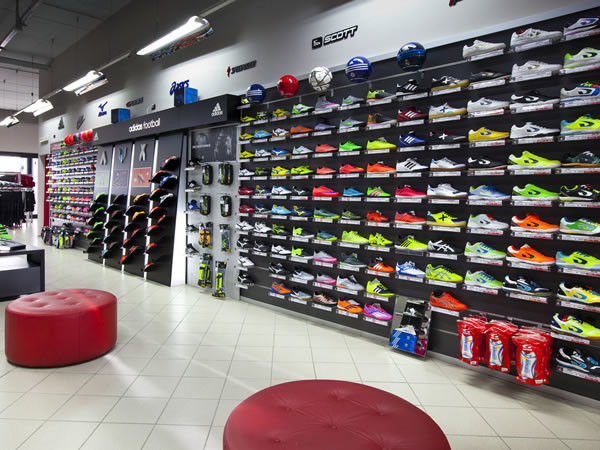 ARREDAMENTO - NEGOZIO - SPORTIVO - SCARPE - PALLONI