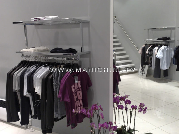 décor-store-shelves-a-wall-013